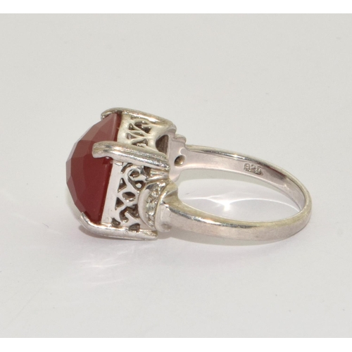 344 - A 925 silver and red gem stone ring Size N