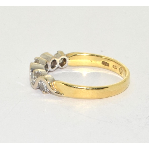 303 - A Diamond approx 0.30 point set in 3.3g 18ct gold ring Size O.