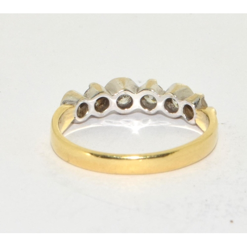 303 - A Diamond approx 0.30 point set in 3.3g 18ct gold ring Size O.