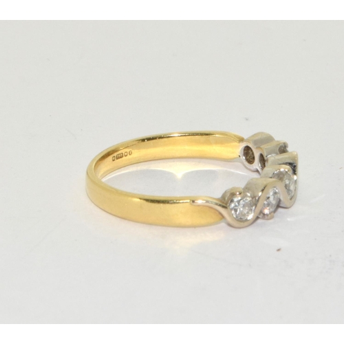 303 - A Diamond approx 0.30 point set in 3.3g 18ct gold ring Size O.