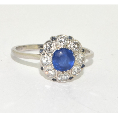 326 - An 18ct white gold Sapphire/Diamond daisy ring Possibly French, Size S. Boxed.