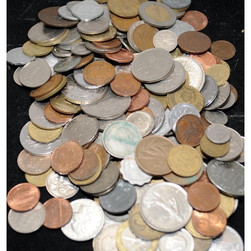 109 - Tub of foreign coins