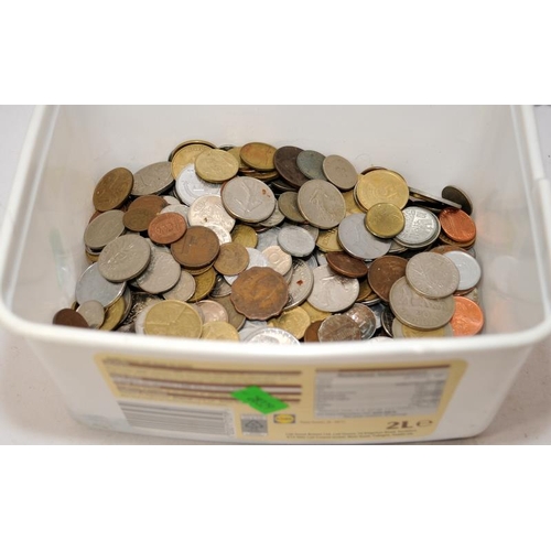 109 - Tub of foreign coins