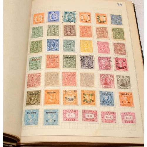 200 - Good selection of stamp albums and stock books featuring UK, Brazil, Hong Kong etc. Worth a look thr... 