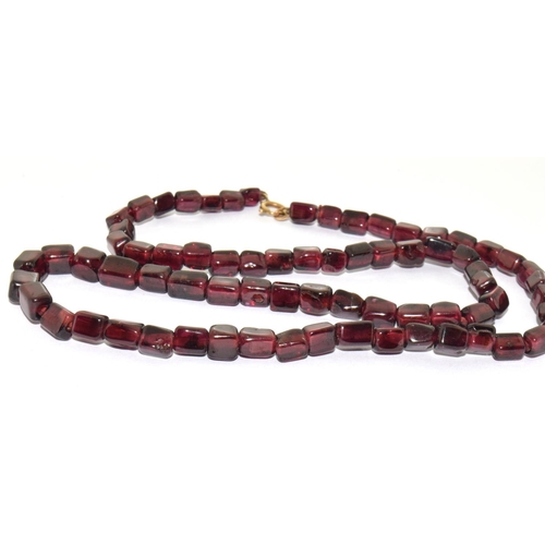 340 - 9ct Gold Clasp Garnet Necklace