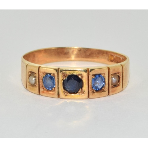 322 - 18ct Gold Vintage Ladies Art Deco Sapphire & Pearl Ring. Size S