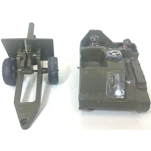 26 - Britains 25 pdr. gun howitzer boxed (unchecked) together with Bren Gun Carrier (boxed unchecked)to i... 