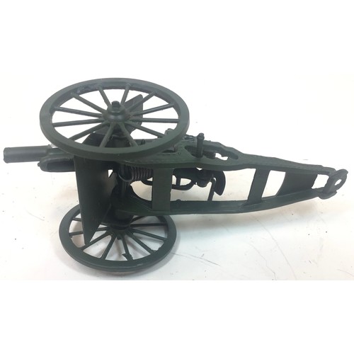 55 - Britains boxed Royal artillery field gun.