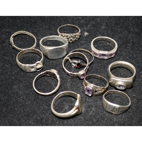 312 - A collection of vintage jewellery and other items to include a number of silver rings, two sets of R... 