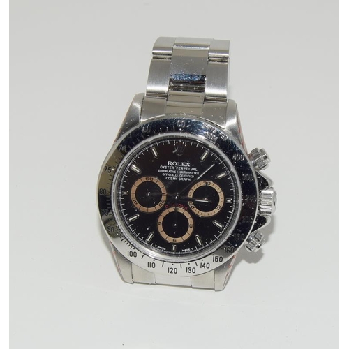 260 - 1997 Rolex Stainless steel Daytona with black dial, Model no. 16520, Box and Papers. Benefits from h... 