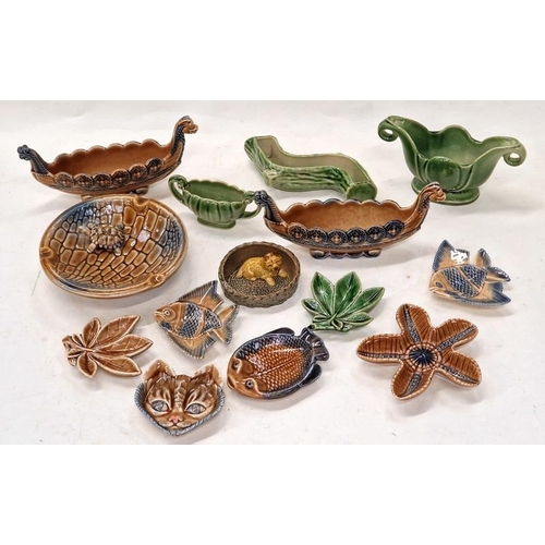 54 - Collection of Wade porcelain. Various pieces and designs (14).