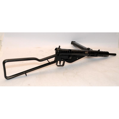 152 - WW2 era British army Sten Gun. Replica machine gun for re-enactments etc