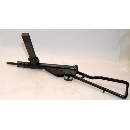 152 - WW2 era British army Sten Gun. Replica machine gun for re-enactments etc