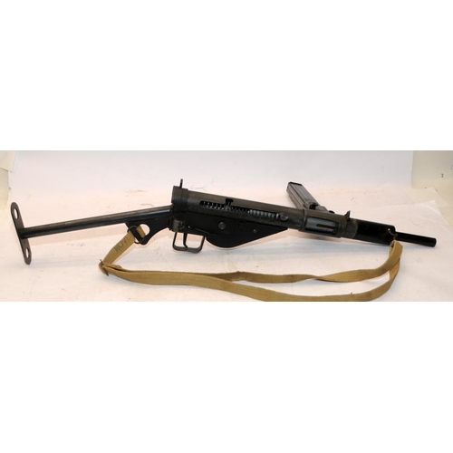 177 - WW2 era British army Sten Gun. Replica machine gun for re-enactments etc