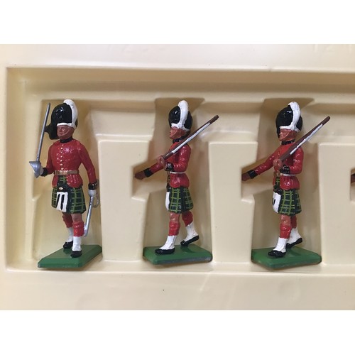 104 - Boxed Britains lead soldiers 