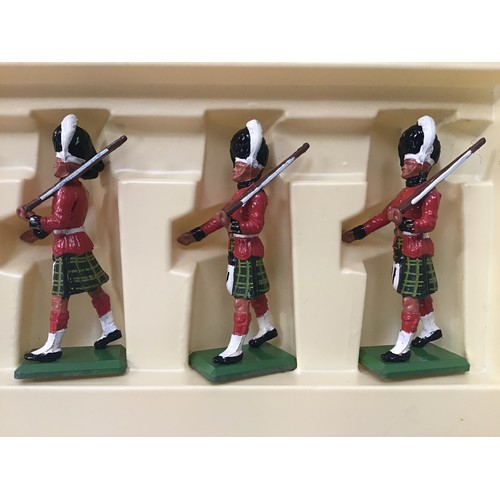 104 - Boxed Britains lead soldiers 