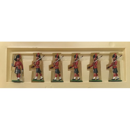 105 - Boxed Britains lead soldiers 