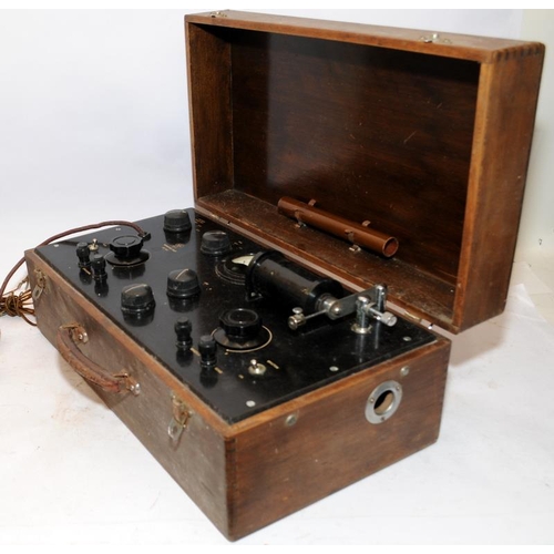 179 - Vintage electronic device in wooden case. Possible military application. Could be a Morse transmitte... 