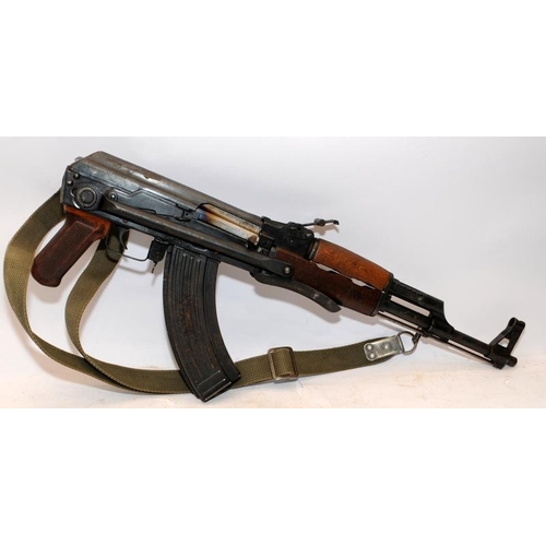 181 - Genuine Chinese Norinco 7.62mm Assault Rifle. This has been fully deactivated and is for display pur... 