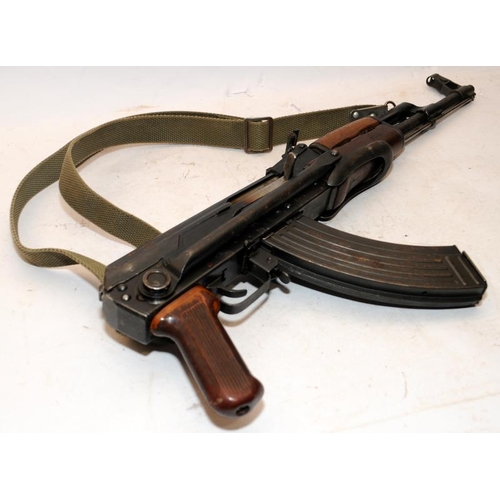 181 - Genuine Chinese Norinco 7.62mm Assault Rifle. This has been fully deactivated and is for display pur... 