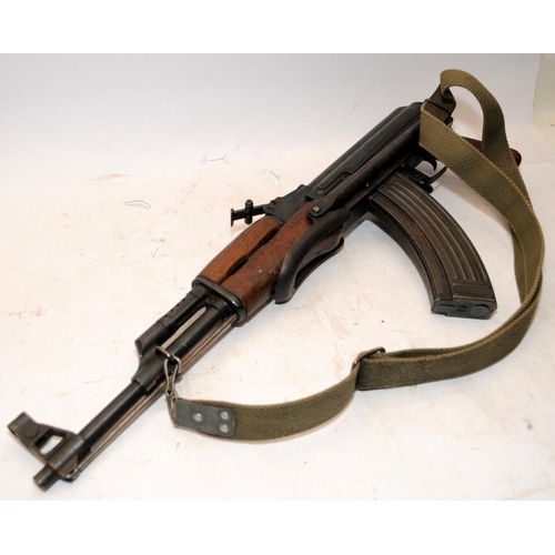 181 - Genuine Chinese Norinco 7.62mm Assault Rifle. This has been fully deactivated and is for display pur... 