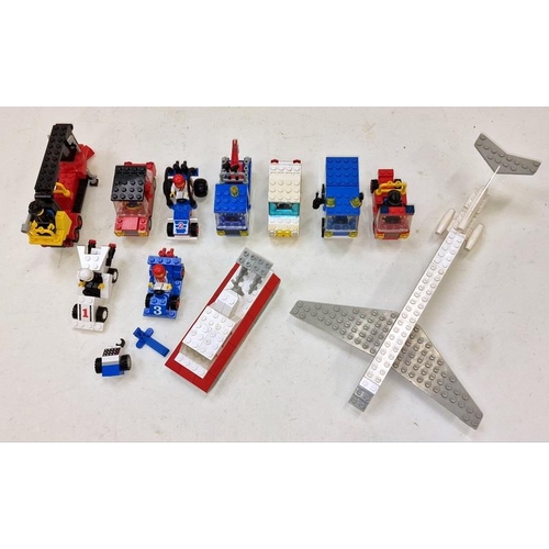 209 - Lego vintage 1970's/80's unboxed town group to include sets 663, 6690, 6655, 6604, 6634, 698, 6653, ... 