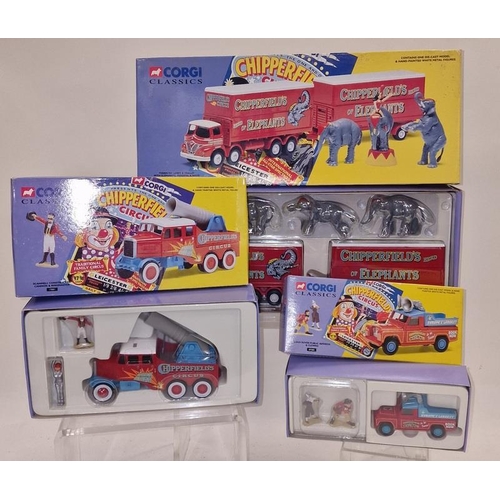 289 - Corgi Classics Chipperfields Circus boxed group to include 31902, 17801 and 07202. All in excellent ... 