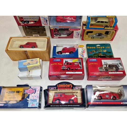 306 - Collection of mixed boxed modern die cast vehicles to include Corgi and Dinky (20).