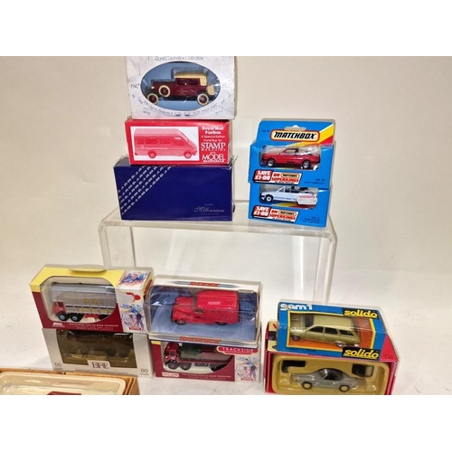 306 - Collection of mixed boxed modern die cast vehicles to include Corgi and Dinky (20).