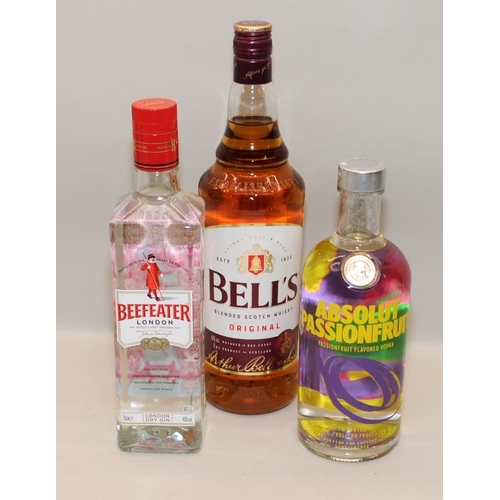 41 - 3 mixed bottles of alcoholic spirit Bells Whisky, Gin and Vodka ref 83, 89,89