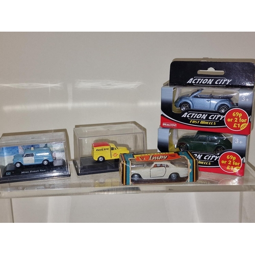 325 - Collection of vintage and modern boxed/unboxed die cast vehicles (37).