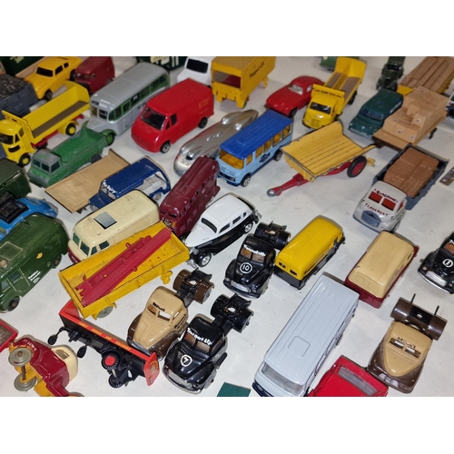 327 - Collection of vintage and modern unboxed play worn die cast vehicles.