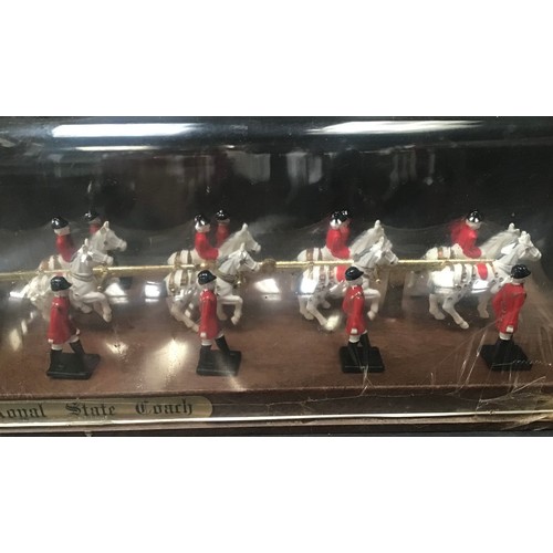 114 - 1977 state Jubilee Royal State Coach with footmen unopened