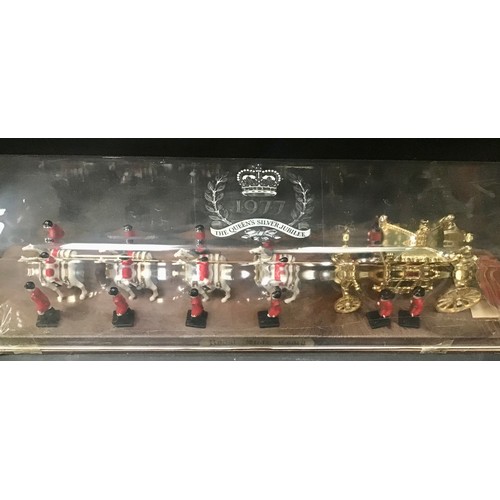 114 - 1977 state Jubilee Royal State Coach with footmen unopened