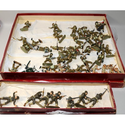 94 - Large quantity of WWII allied plastic soldiers to include Paras Commandos and Frogmen