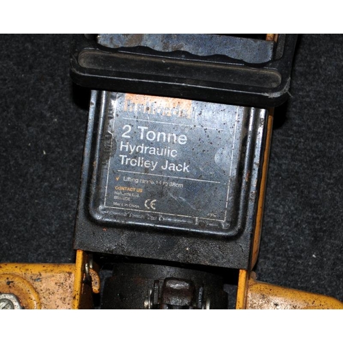 270 - Halfords Two Tonne Trolley Jack. (115)