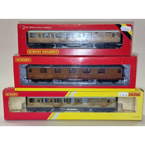 25 - Hornby Railways OO Gauge three boxed rolling stock coaches in generally excellent condition.