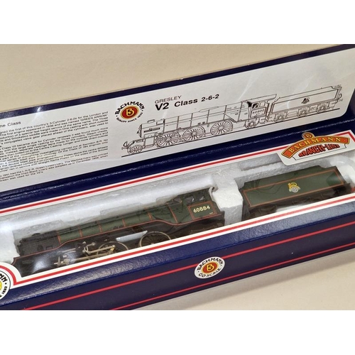 31 - Bachmann Branch Line OO Gauge Gresley V2 Class 2-6-2 Locomotive in unused condition.