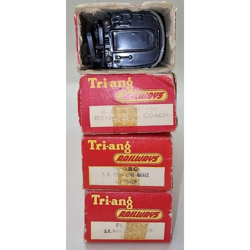 33 - Tri-ang Railways group of OO Gauge coaches with original boxes to include S15033, S34243, S15033, S1... 