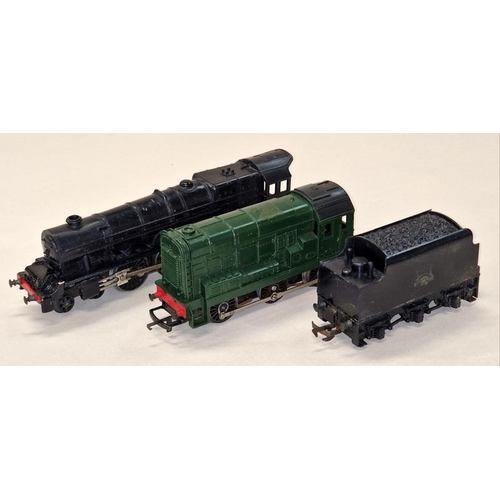 38 - Two Triang locomotives to include 4-6-2 Princess Elizabeth 46201 with tender and a diesel shunter.