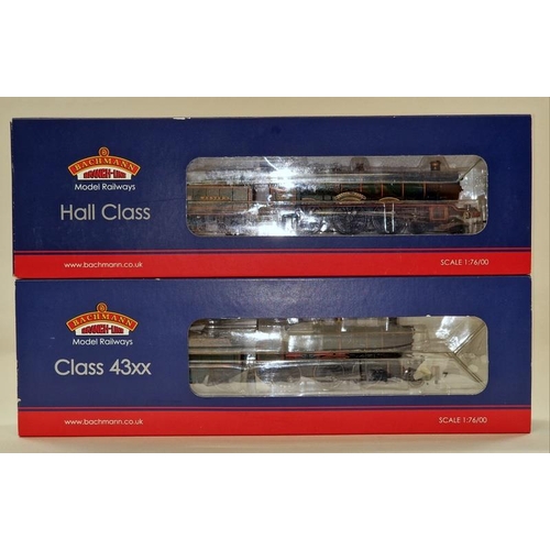 47 - Bachmann 32-004 Hall Class 4970 locomotive together with 31-831 Class 43xx locomotive. Both in unuse... 