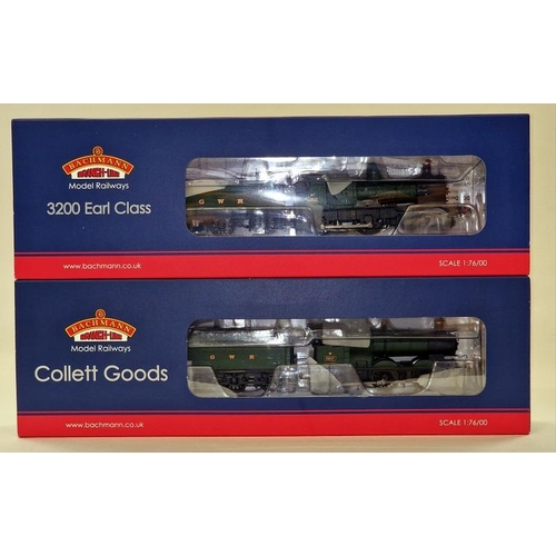 54 - Bachmann OO Gauge 32-310 Collett Goods 3217 locomotive and tender together with 31-087DC GWR 3200 Cl... 