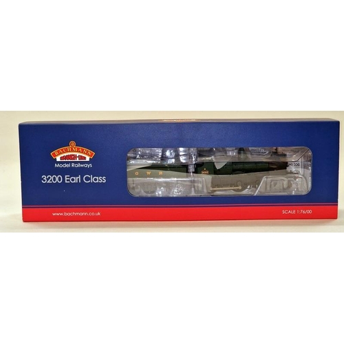 54 - Bachmann OO Gauge 32-310 Collett Goods 3217 locomotive and tender together with 31-087DC GWR 3200 Cl... 