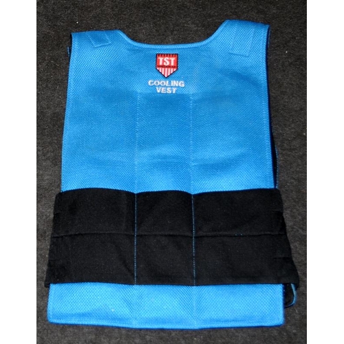 488 - TST Sweden Cooling Vest. One size fits all. Ideal for endurance sports where body temperature needs ... 