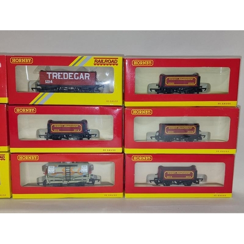 87 - Hornby group of OO Gauge boxed wagons in generally excellent condition (12).