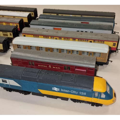 91 - Hornby Inter-City 125 locomotive together with a large group of unboxed OO Gauge coaches to include ... 