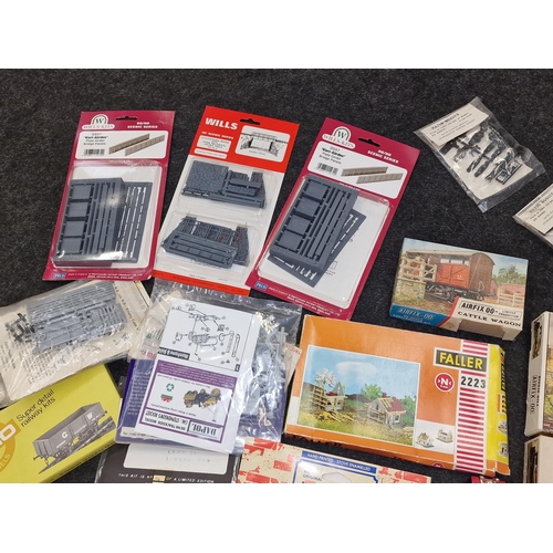 92 - Collection of various Airfix and other model kits to include railway related examples. Not checked f... 