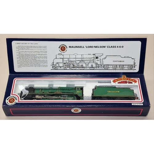 124 - Bachmann OO Gauge Lord Nelson 864 Martin Frobisher Locomotive boxed in excellent condition.