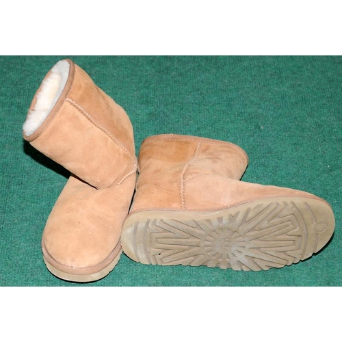 98 - Genuine UGG boots, size UK 5.5. Ref:W