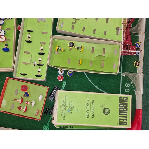 224 - Subbuteo vintage Football Express boxed game together with a large group of unsorted player sets.